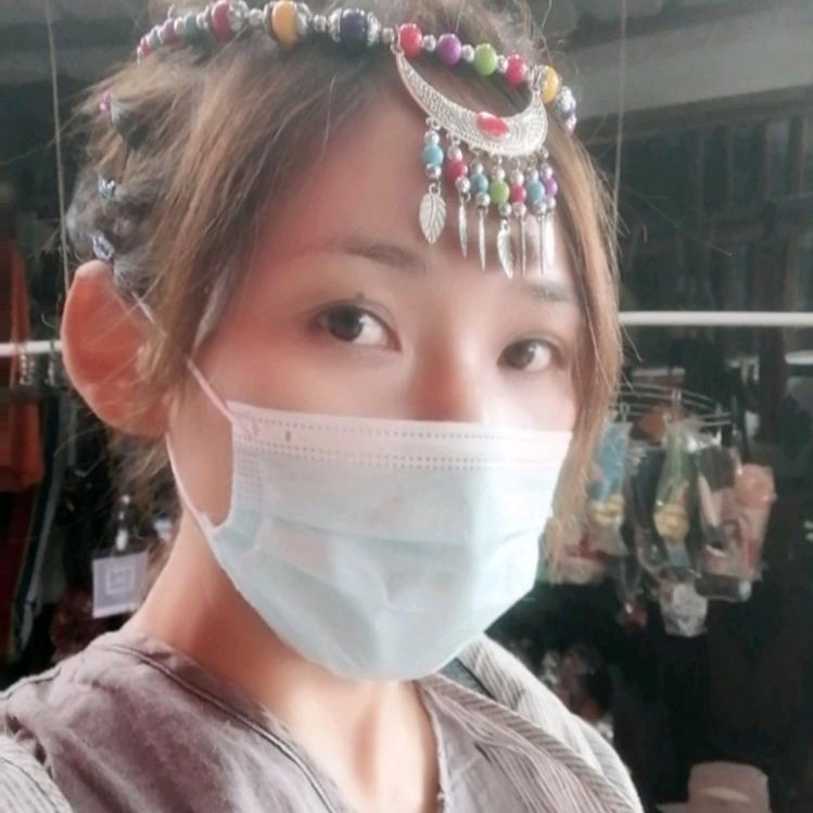 艳(76年闰8月龙)