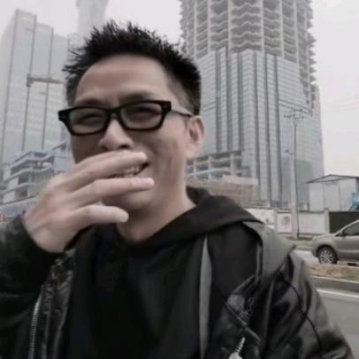 设计师  张旭