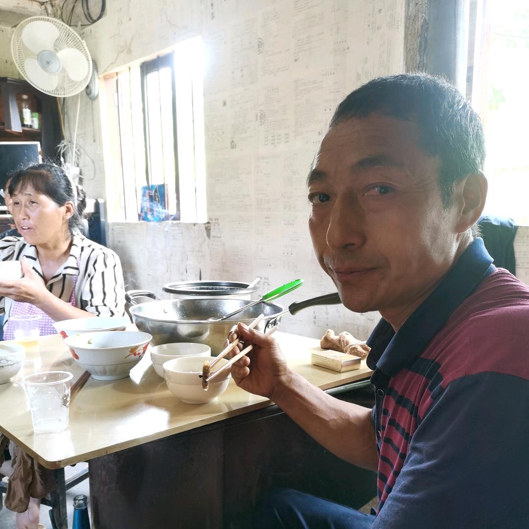 老农民董先生