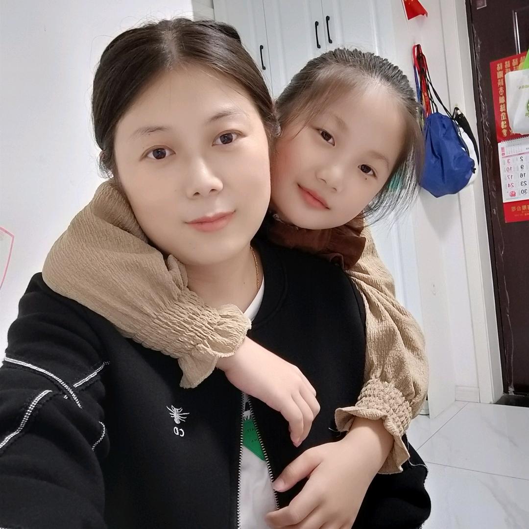 小美女多才多艺
