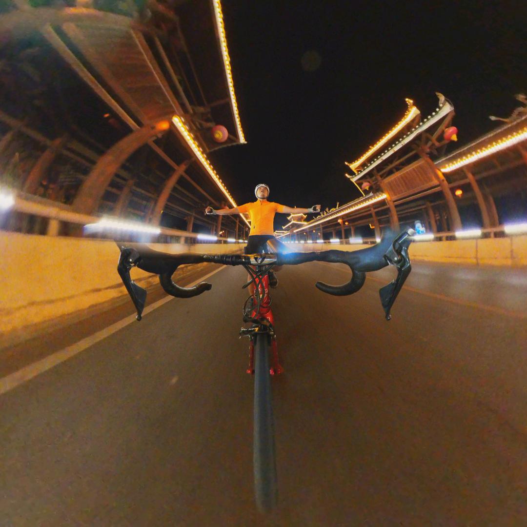 阿邱的骑跑世界