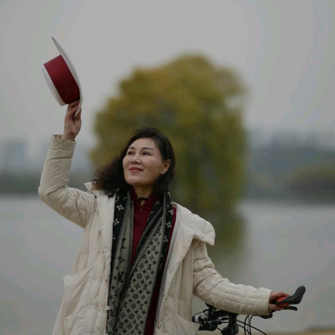 阳光明媚