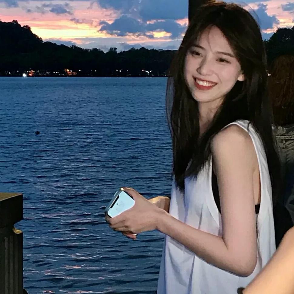 老颜吖