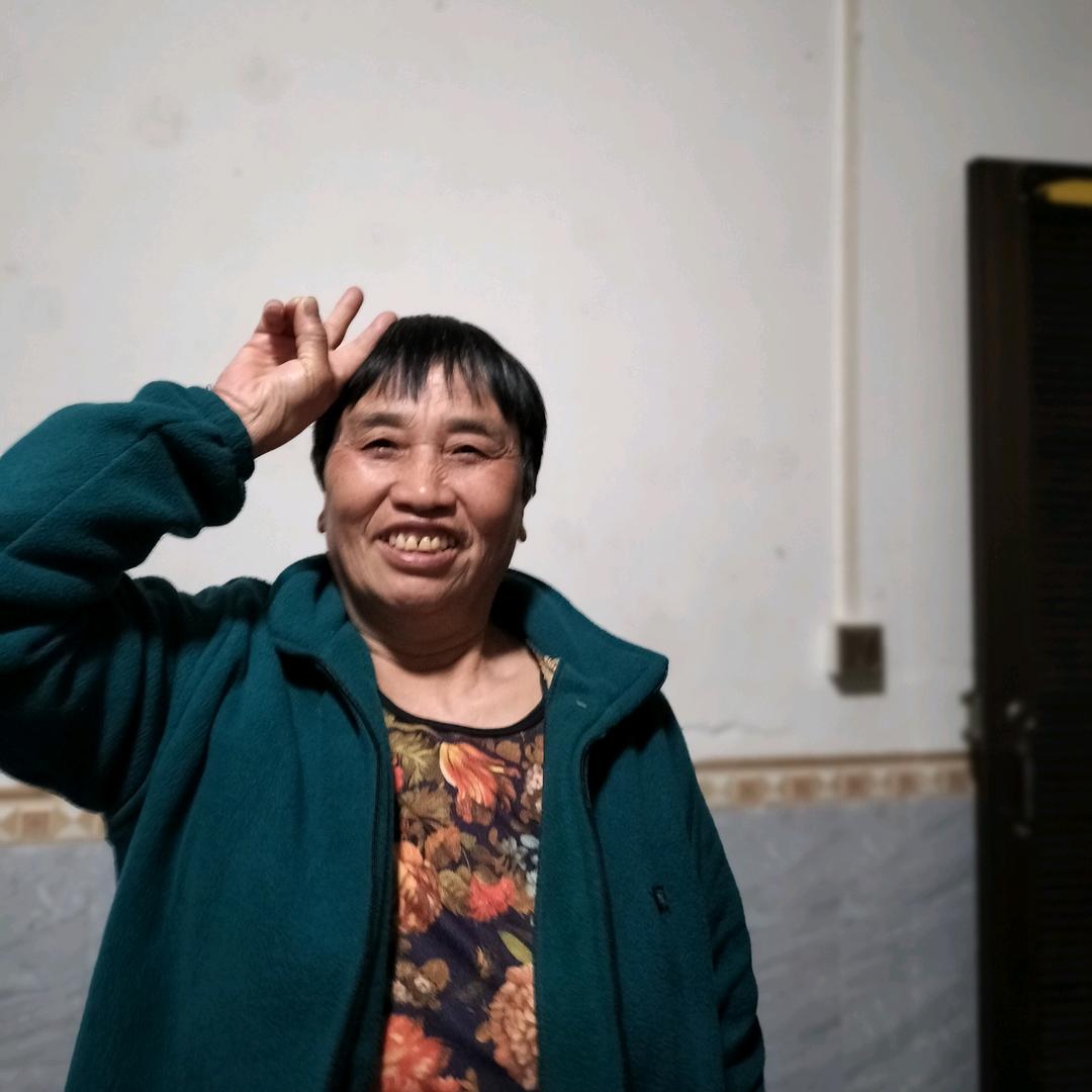 潇洒大姐