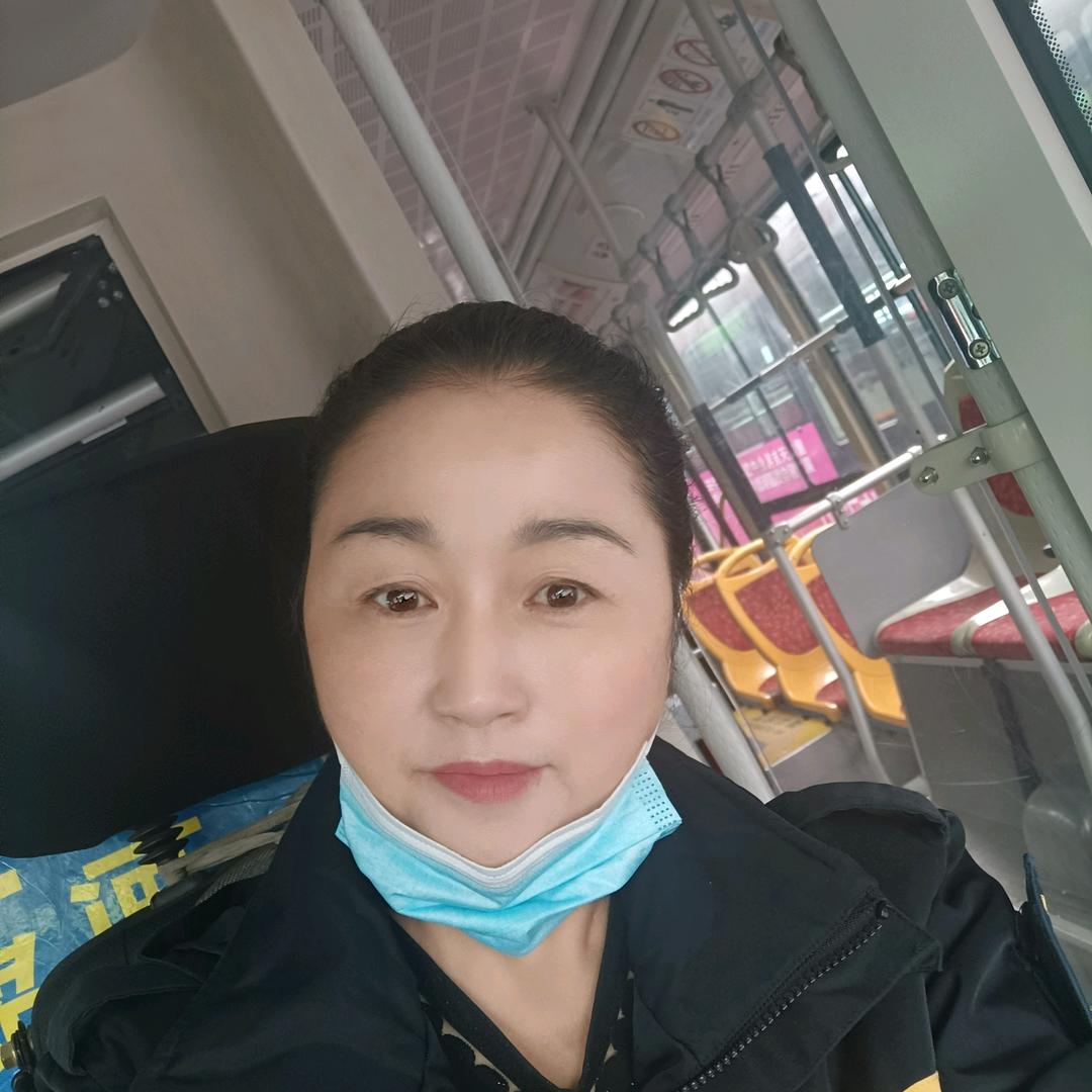 公交司机英姐💑