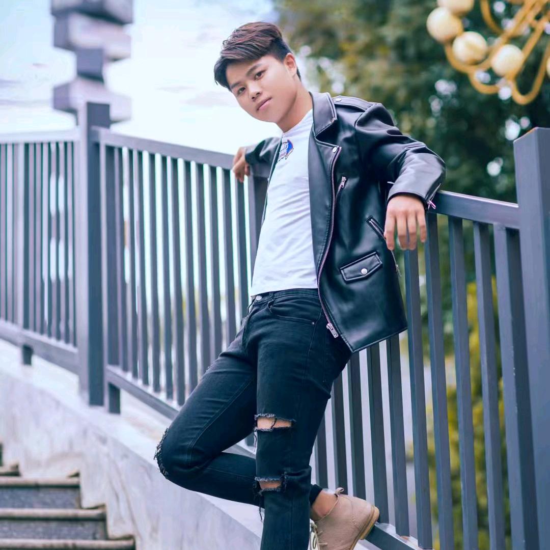 爱唱歌的小严