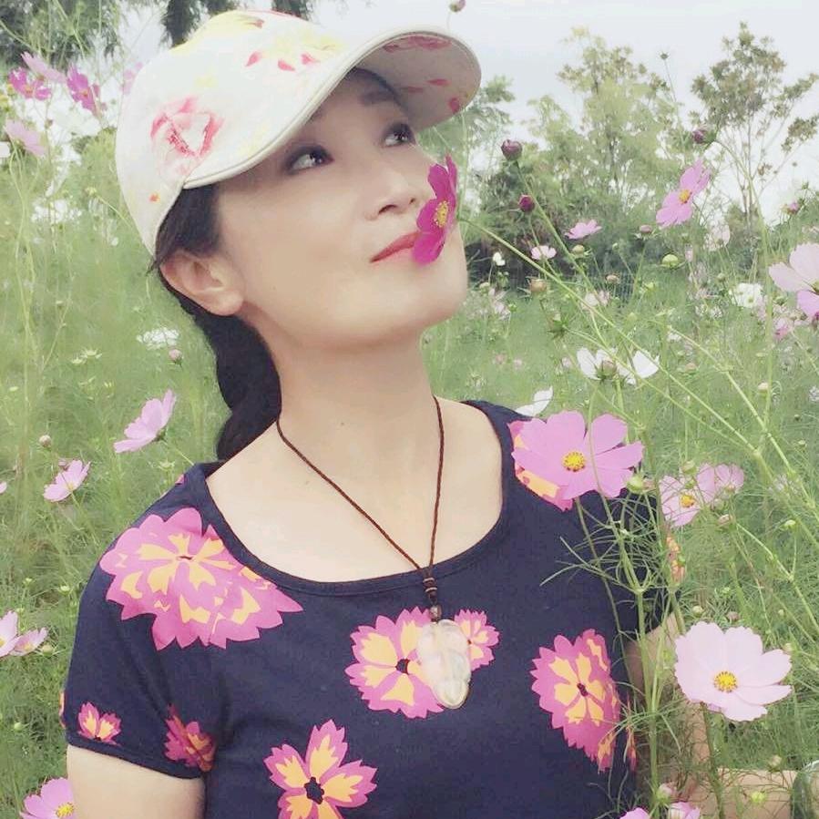 河边看柳