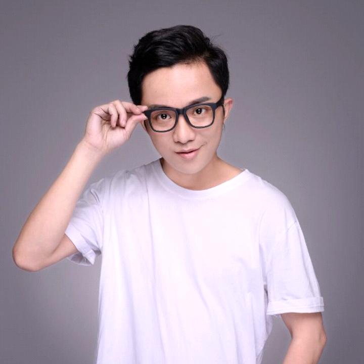一个人的表演