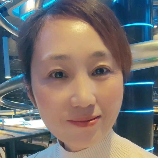 严六姐《纯属娱乐》拒聊，