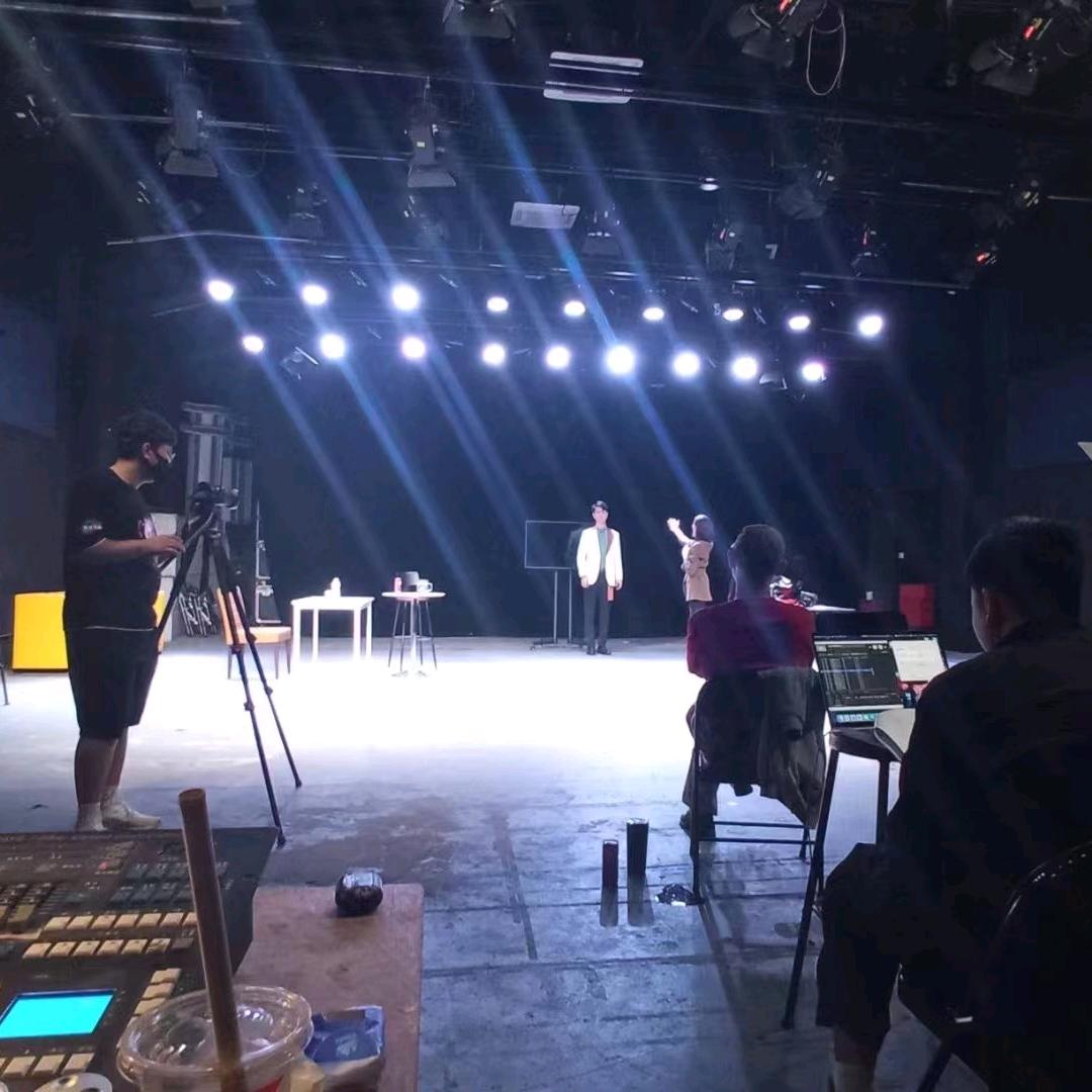 聚光灯影院