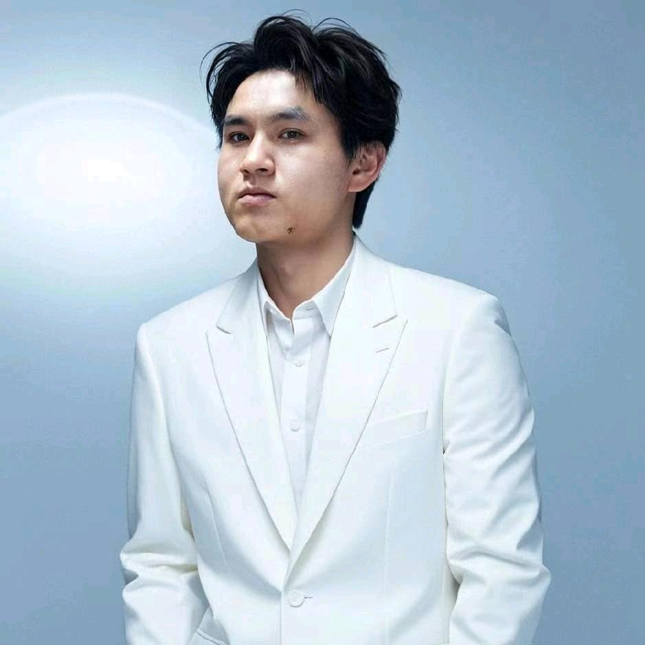 春龙(攀枝花〇投召合亻 火人）