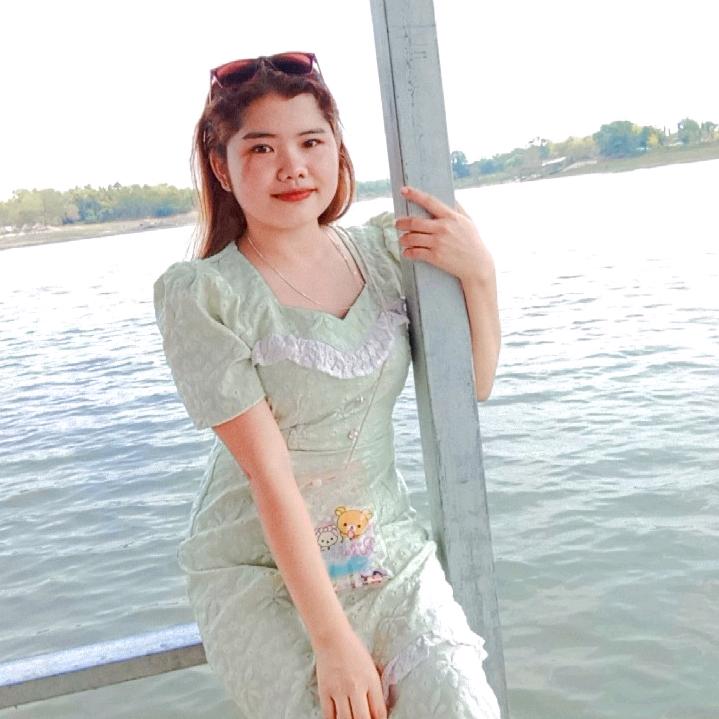 ສາວລາວໄຊຍະບູລີ