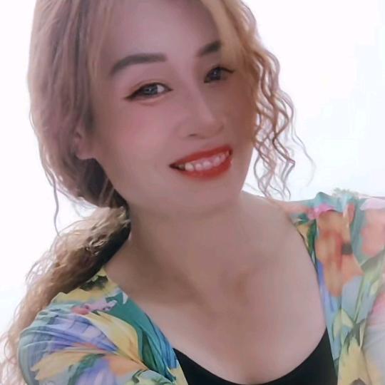红飞舞