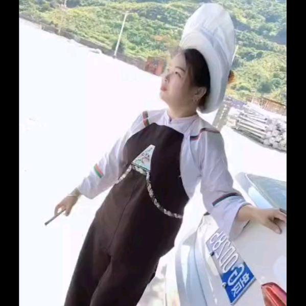 美美布衣批发牛肉妹