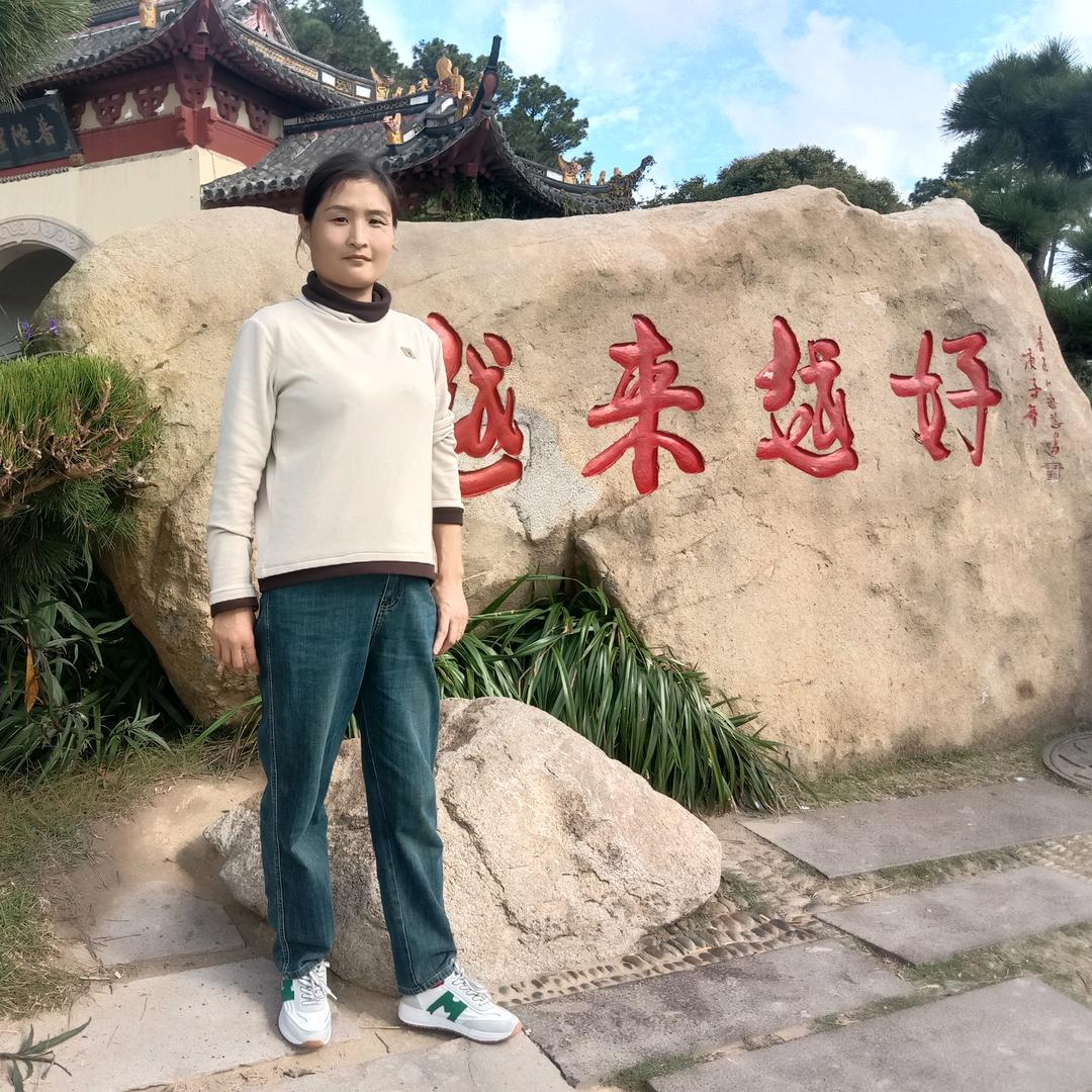 一对虎牙妹