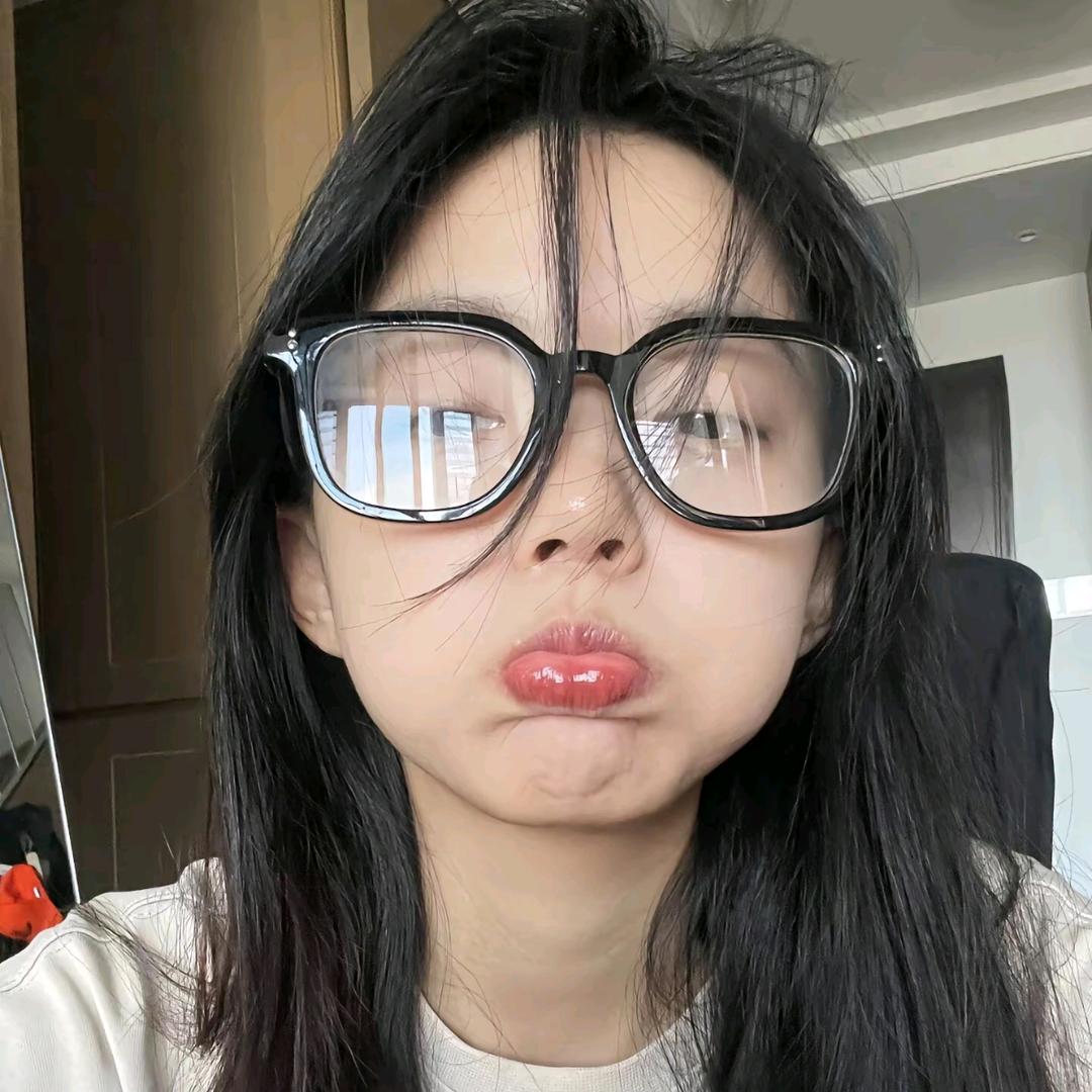 小歪霓裳美妆阁