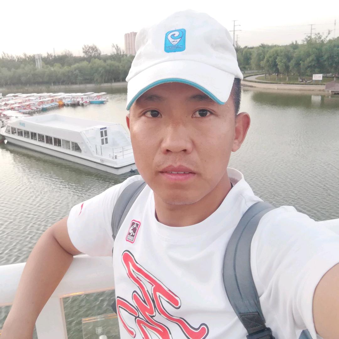指导员李亮