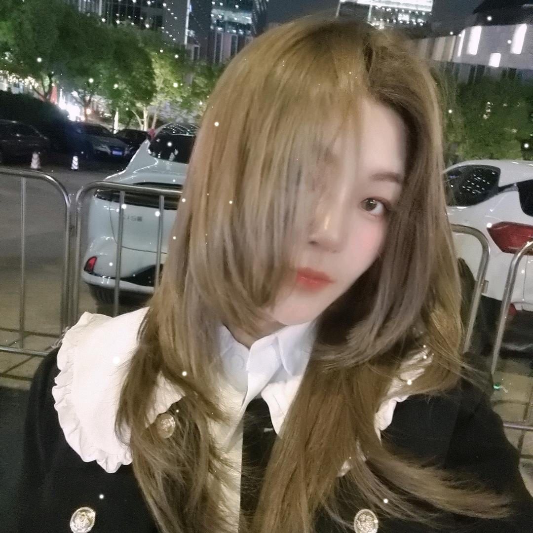 🤩婷  婷 儿i💋