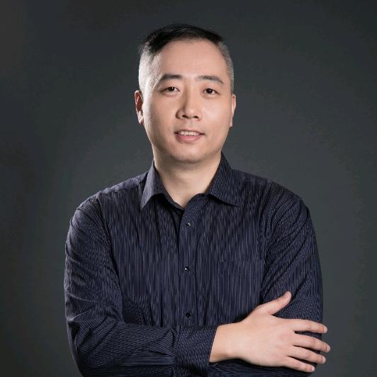 李泓铭