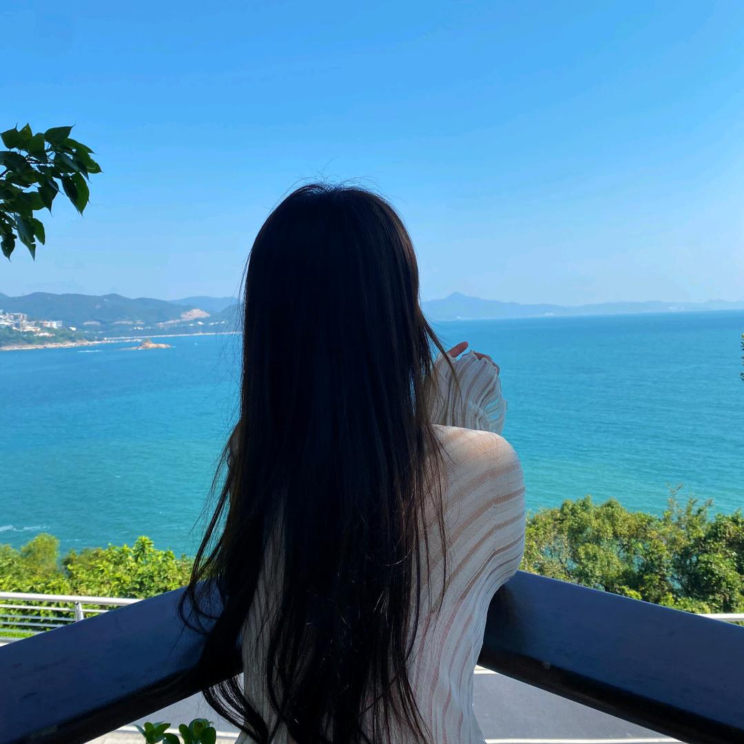 颜颜.
