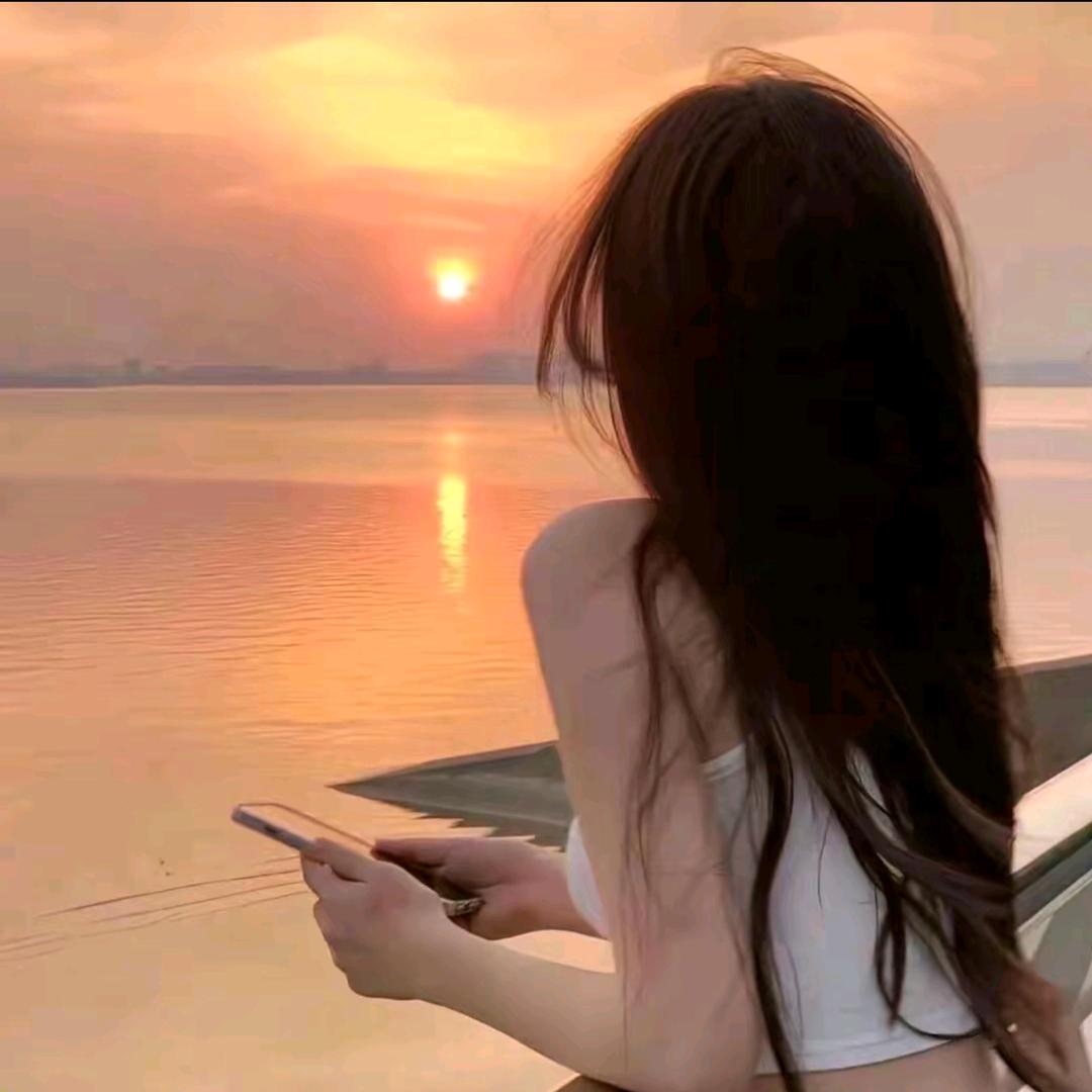 露露追剧.
