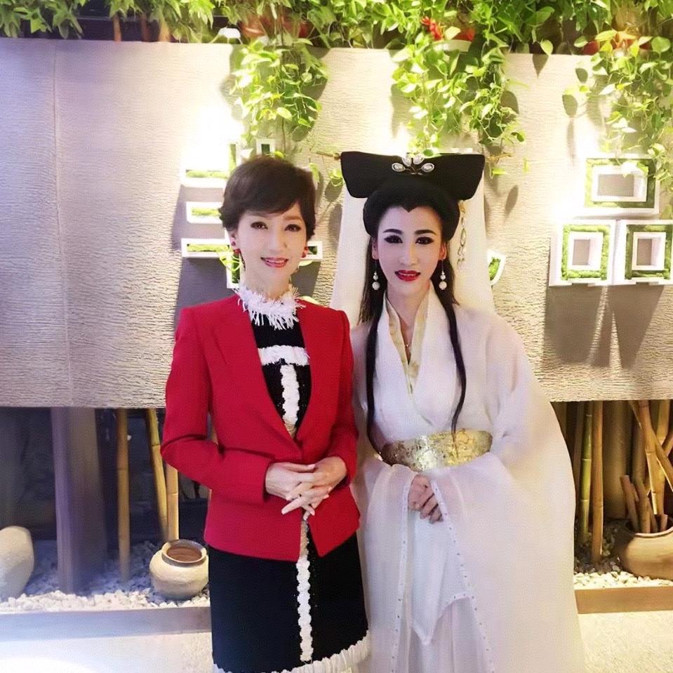 白美人【杨肖玉】