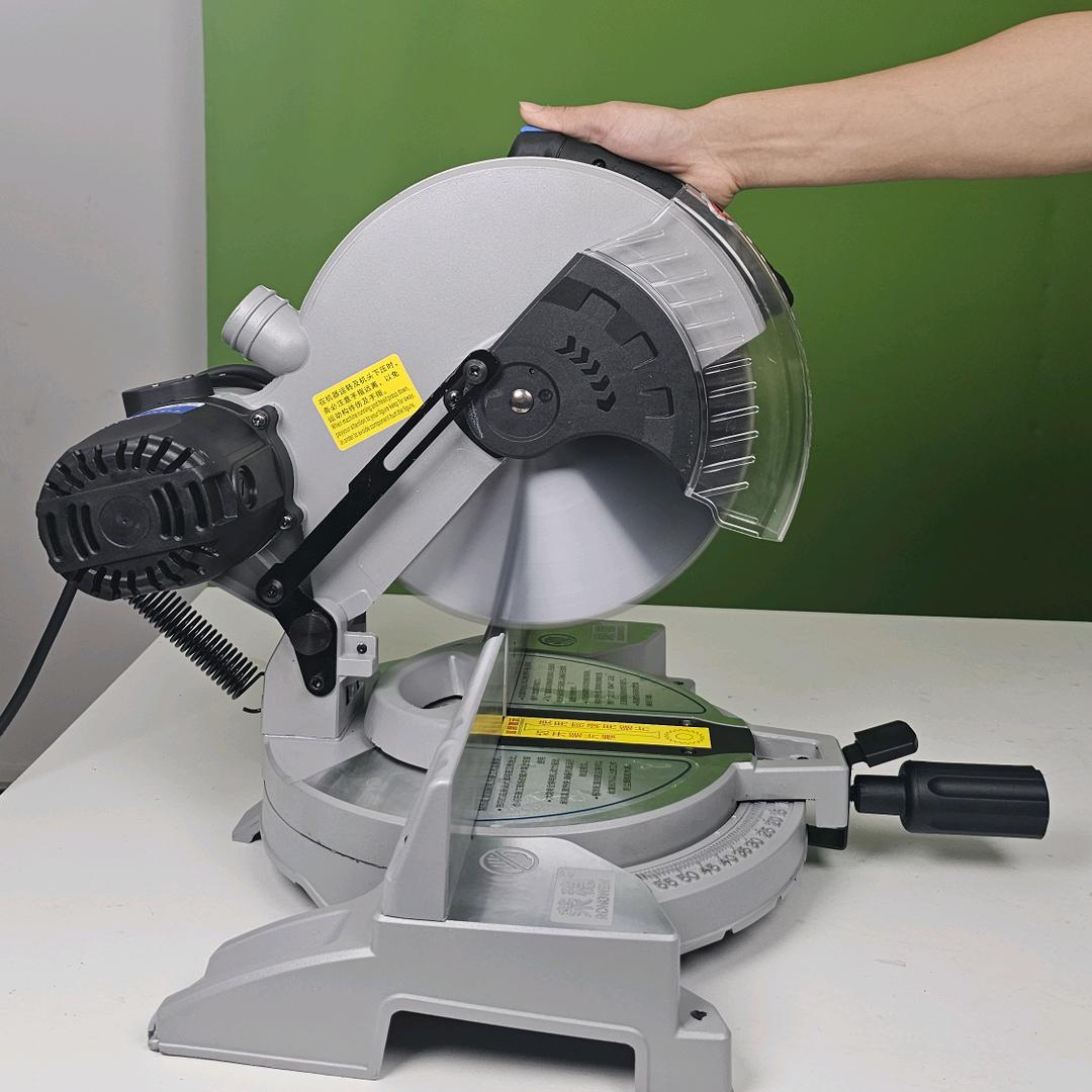 荣稳冷哥吊顶新型工具