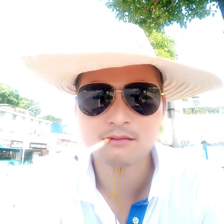 不是再搞钱，就是再搞钱的路上