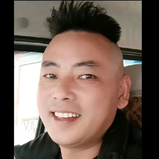 霸气帅哥〈拒聊〉