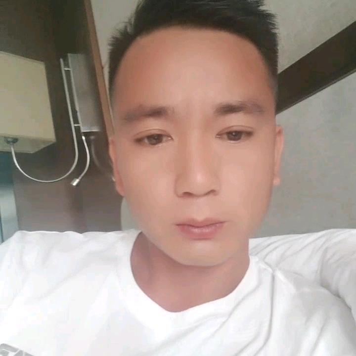 鑫，蕊