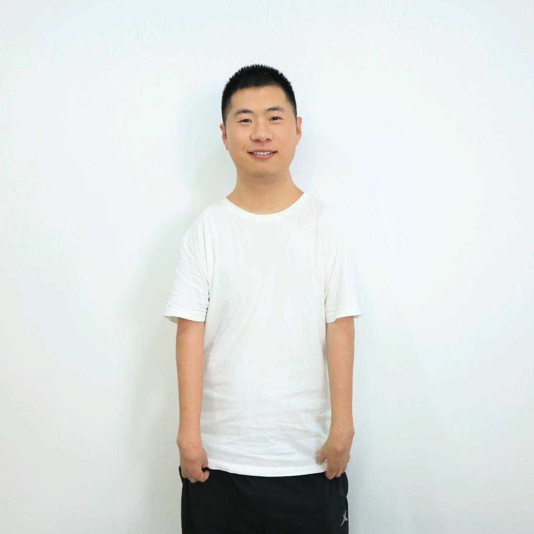 用脚少年