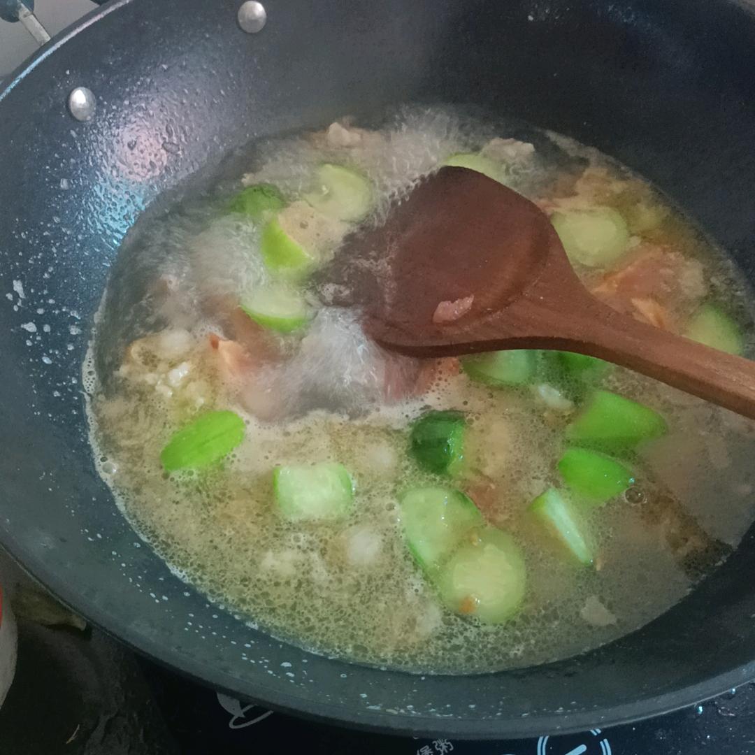 小言言