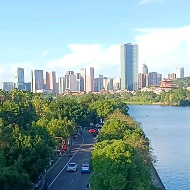 财经户外