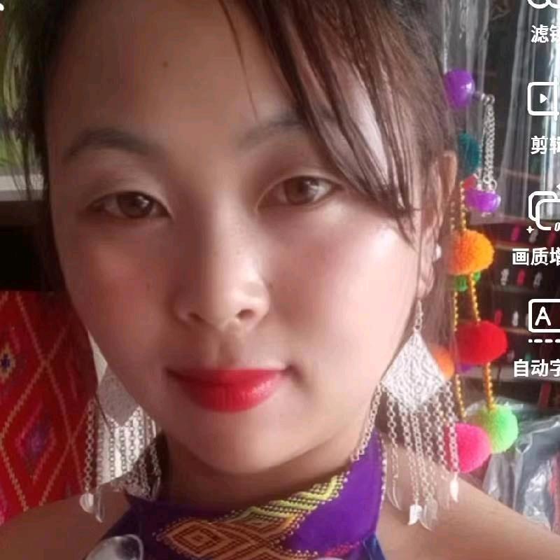 户撒小张 景颇服装 银饰店