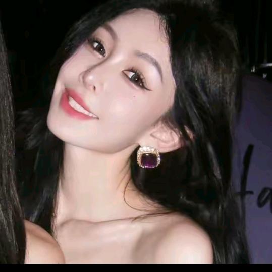 余潇潇❣️高级穿搭