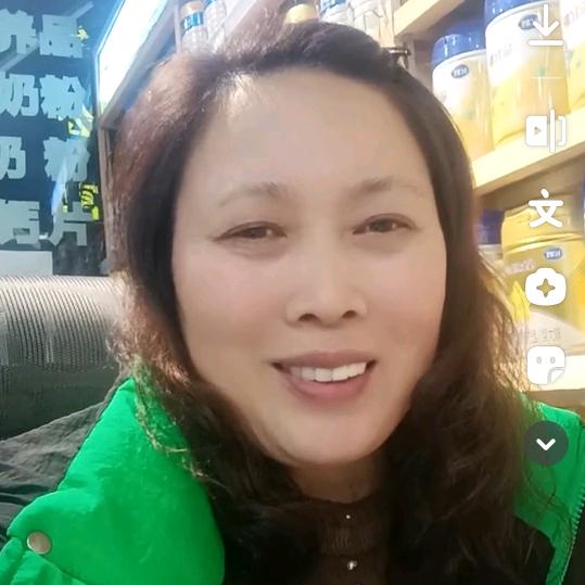 开心一枚是暖宝。耿宝的奶奶