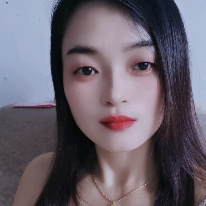 依依