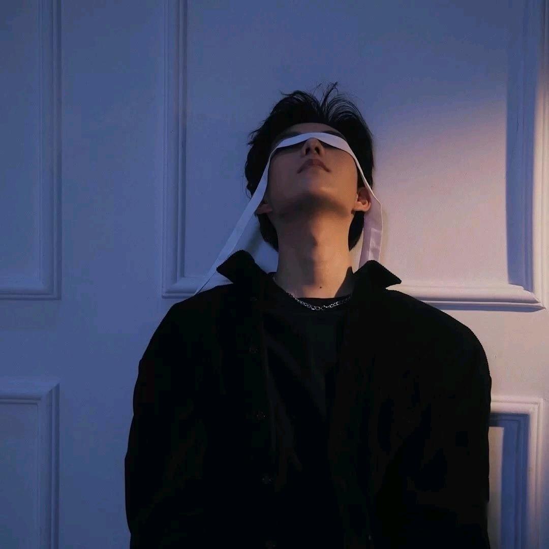 咏镔