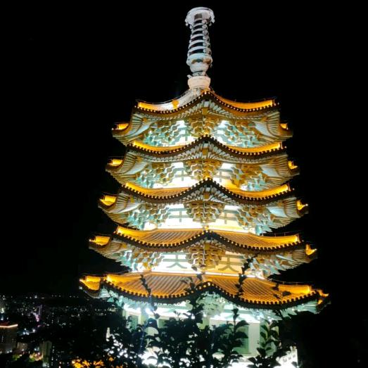 《叾屾》