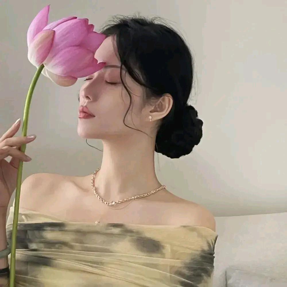 陌篱ˉ殇花の♀