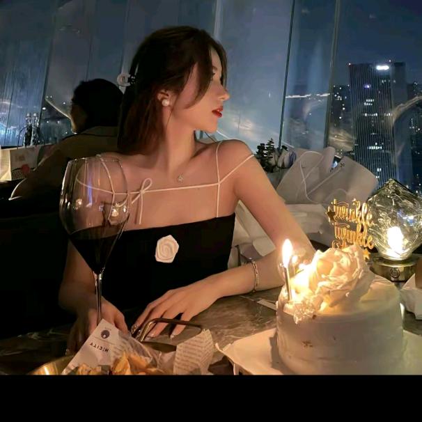 董董董小姐直播爆款