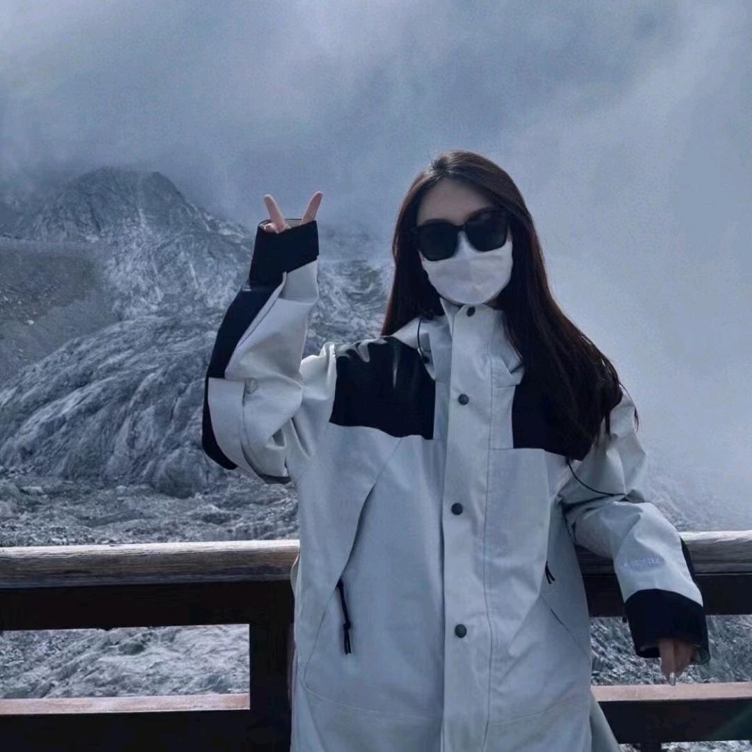很酷帅的姑娘