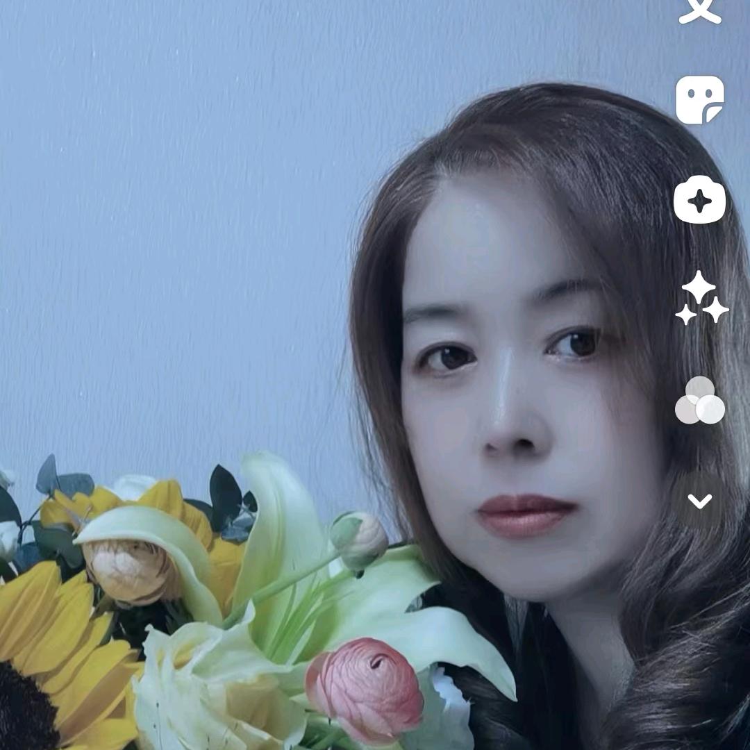 默默？