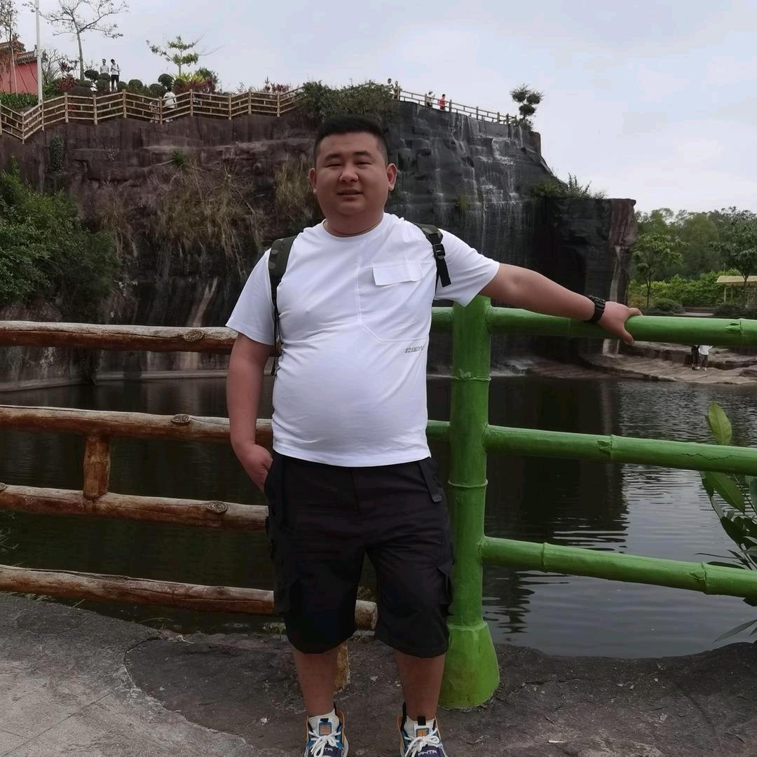 喝可乐的熊