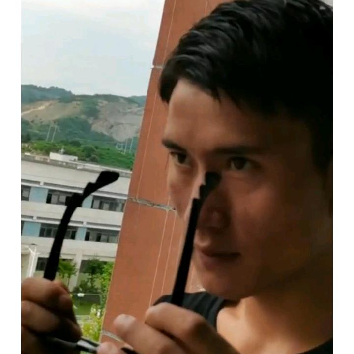 四月