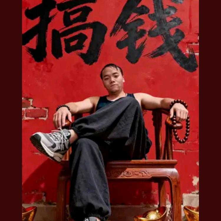 马路场先生🥀᭄风雨人生：꧔ꦿᩚ冯龙龙?