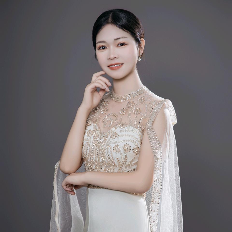 主持人李欣