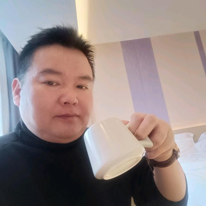刘哥，全国各地旅行摆摊记。