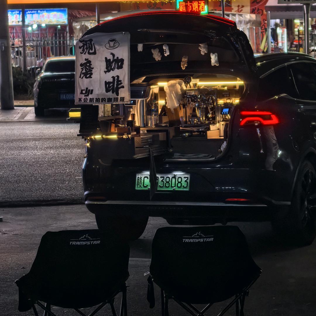 不会航拍的咖啡哥