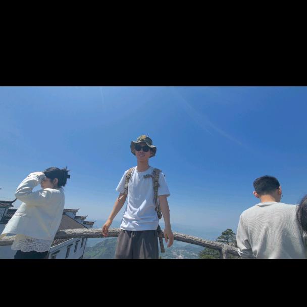 张俸铭